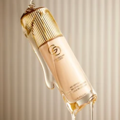 Base com Sérum Intensificador Antienvelhecimento SPF 12 + Proteção UVA 4223730 ml.