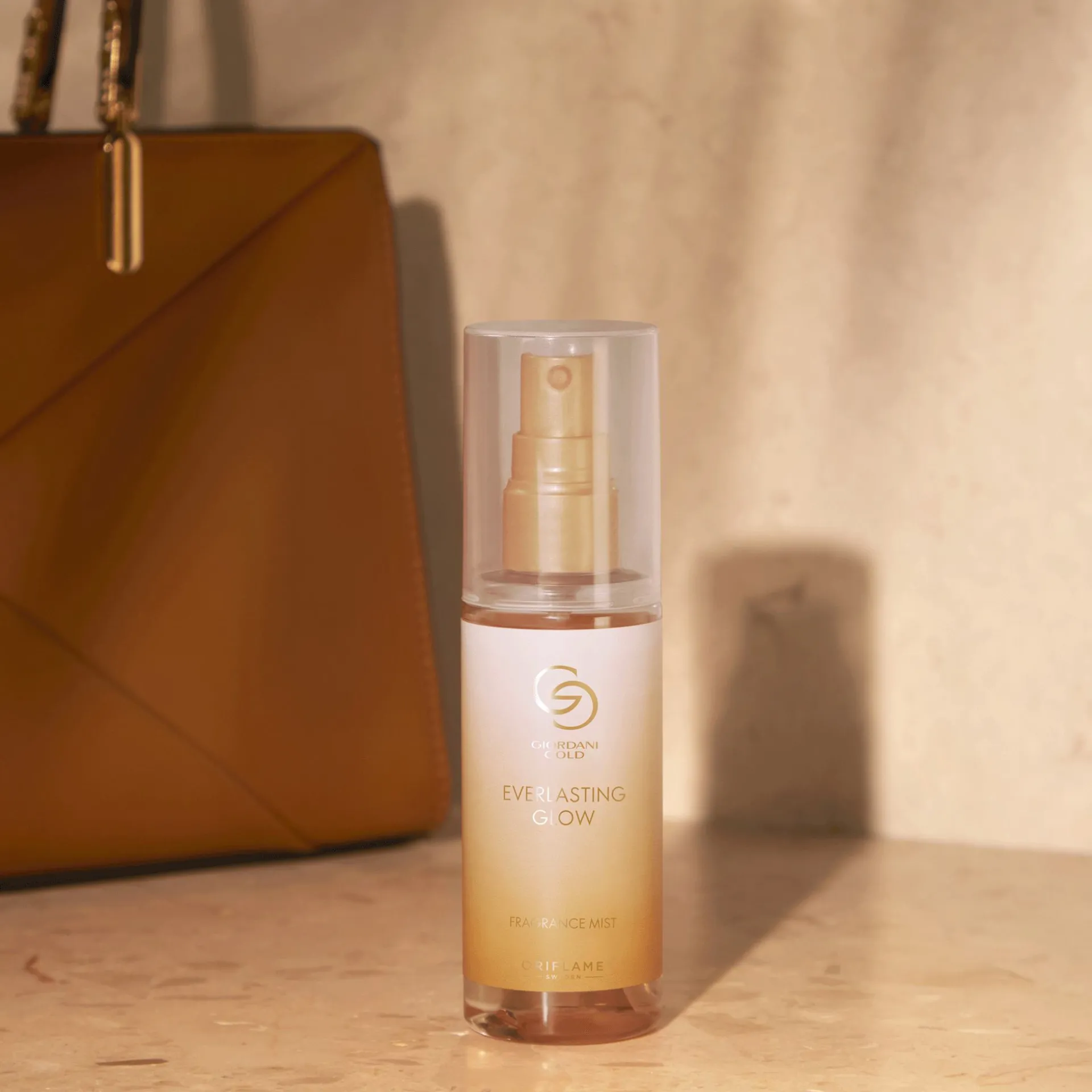 Bruma Perfumada Everlasting Glow Giordani Gold 100 ml.