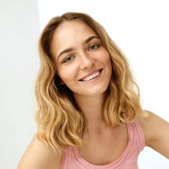 Champô para Cabelo Oleoso com Limão e Menta Biológicos Love Nature 250 ml.