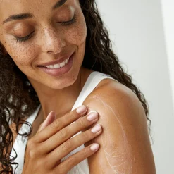 Creme de Corpo Nutritivo com Manteiga de Cacau e Óleo de Coco Biológicos Love Nature 200 ml.