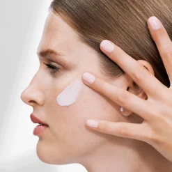 Creme de Dia Ligeiro Multi-Active Anti-Ageing com FPS 30 Novage+ 50 ml.