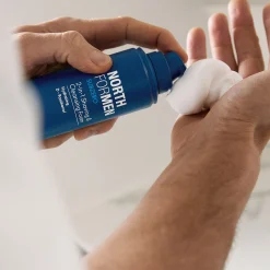 Espuma de Limpeza e de Barbear 2 em 1 Subzero North For Men 200 ml.