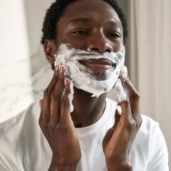 Espuma de Limpeza e de Barbear 2 em 1 Subzero North For Men 200 ml.