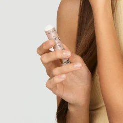 Óleo Quente para Cabelo Seco com Trigo e Coco Biológicos Love Nature 15 ml.