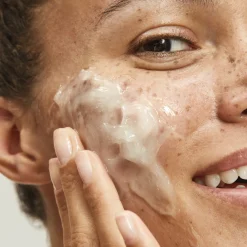 Máscara Facial Calmante Gel to Ice com Kiwi Biológico Love Nature 10 ml.