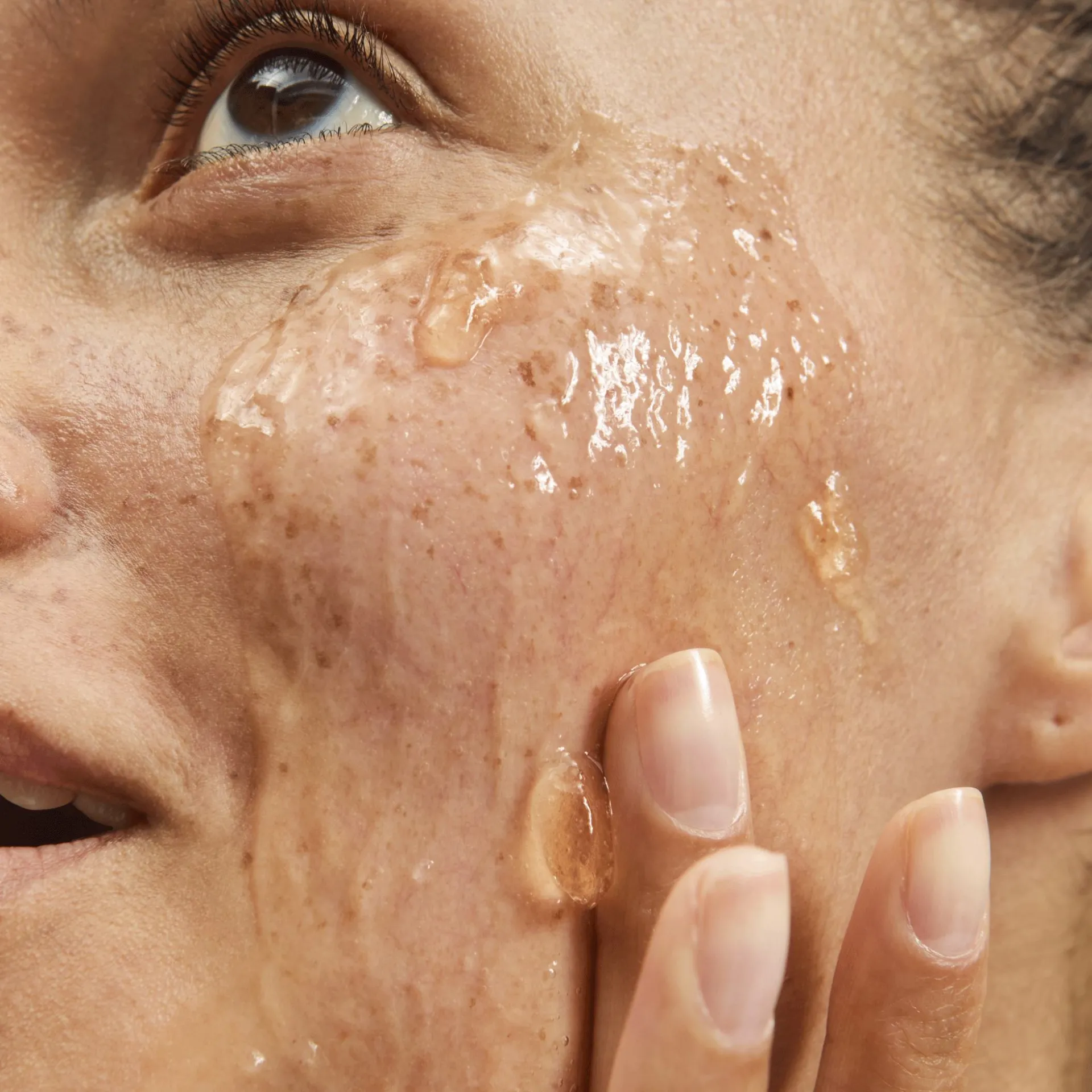 Máscara Facial Iluminadora Gel to Ice com Manga Biológica Love Nature 10 ml.